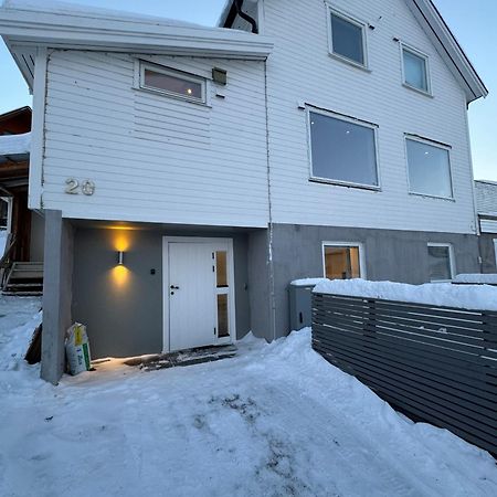 Sentralt Plassert Leilighet Ved Sherpatrappen Tromsø Exterior foto